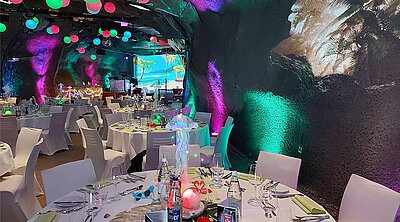 Bei der End of Summer Party wurde der Raum Sommerlich geschmückt.